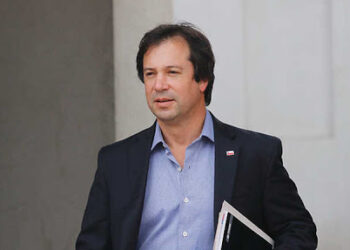 “STOCK DISPONIBLE PARA LAS PERSONAS EN SUPERMERCADOS Y FARMACIAS» SEÑALA MINISTRO PALACIOS