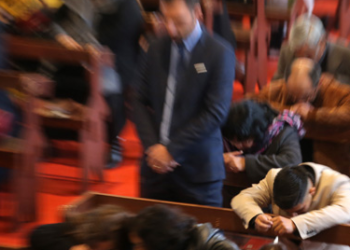 Brotes en cultos y ceremonias sin autorización: Cómo el coronavirus golpea a las iglesias evangélicas