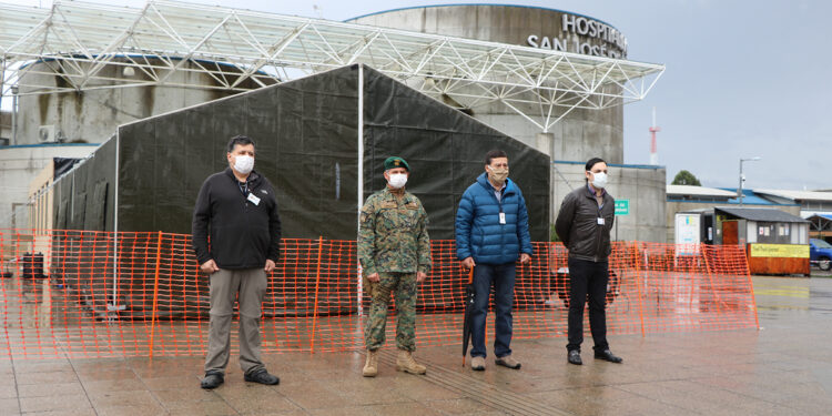 Habilitan carpa facilitada por el Ejército en el Hospital Base de Osorno