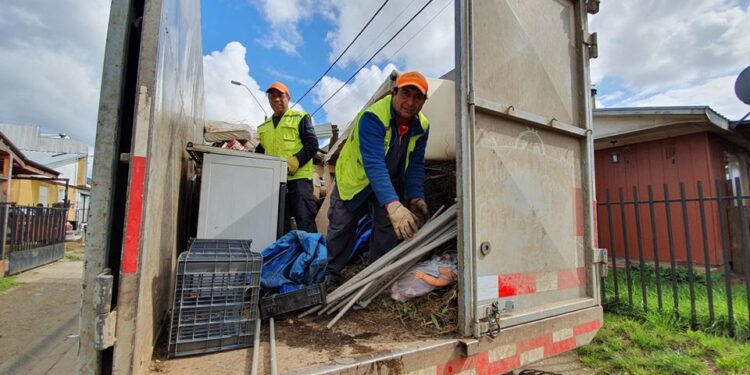 Municipio de Purranque adelanta pago de bono a equipo de aseo y recolección de basura ante pandemia mundial