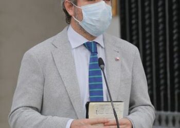 Blumel descarta que se haya «adelantado» discusión sobre fecha del Plebiscito y recalca que «hay un itinerario vigente»