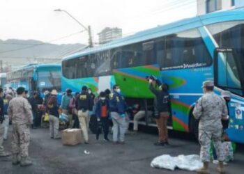 Canciller informó que 450 bolivianos varados en Chile pudieron regresar a su país