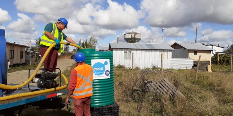Gobernación gestiona estanques de agua potable en campamentos