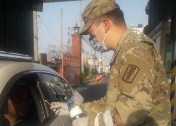 “La prueba del vinagre”: militares estadounidenses aplican un sencillo test para intentar detectar el coronavirus sin fiebre