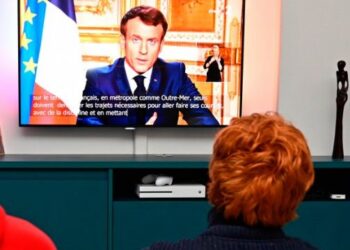 Los niños contagian menos el coronavirus: la debatida teoría que sustenta el regreso a clases en Francia
