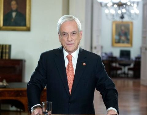 Presidente anuncia que clases no volverán el 27 de abril y defiende regreso gradual de empleados públicos