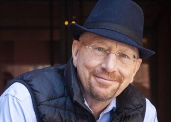 Coronavirus | Qué es la «doble curva» y por qué es un «falso dilema» elegir entre salvar vidas o salvar la economía