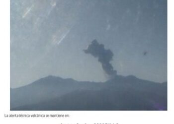 Volcán Nevados de Chillán registró nuevo pulso eruptivo con fumarola de 2.500 metros de altura