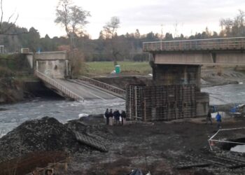Vecinos piden información sobre el avance del nuevo puente Cancura