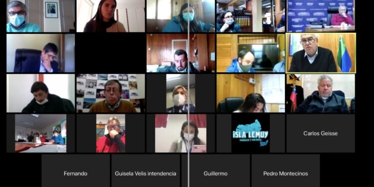 Intendente encabeza reunión con alcaldes para coordinar entrega de cajas de alimentos