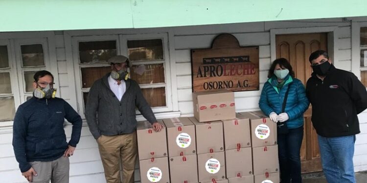 Aproleche osorno apoya a grupo “los magníficos” con donación para los más necesitados
