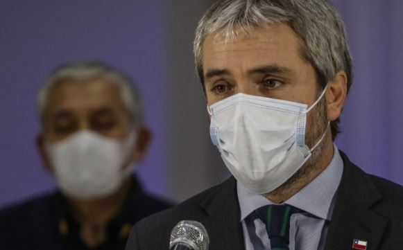 Ministro Blumel anuncia mesa de trabajo junto a Bomberos