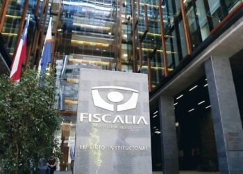 Prisión preventiva para tres concejales de Iquique formalizados por cohecho en caso por irregularidades en licitación de luminarias