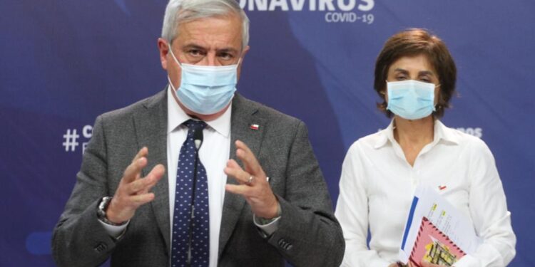 4.328 nuevos casos y 35 fallecidos por Covid-19 en Chile