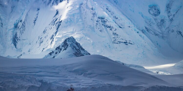 En mayo todos a conectarse con la “Antártica bajo cero”, el ciclo de charlas virtuales sobre ciencia polar