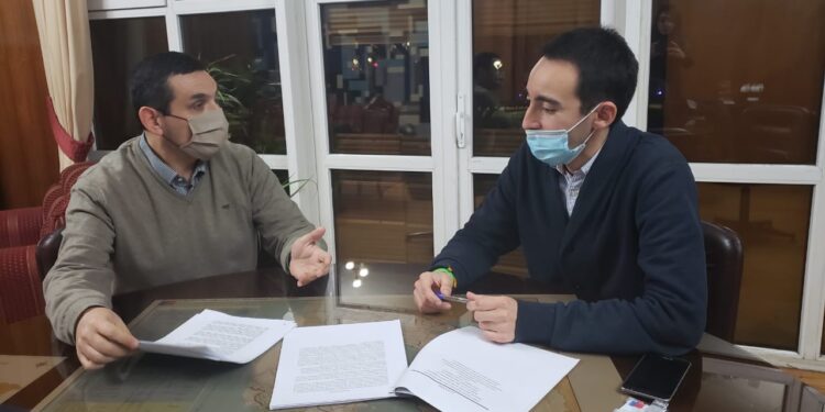 Gobernador de Osorno destacó rapidez en entrega de fondos para ayuda social en la provincia.