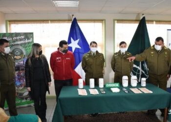 GOBERNADOR FELICITA A CARABINEROS POR DECOMISO DE 15 MIL DOSIS DE COCAÍNA