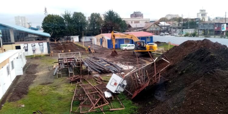 En terreno derecho están obras del liceo Carmela Carvajal y Cuartel de Bomberos