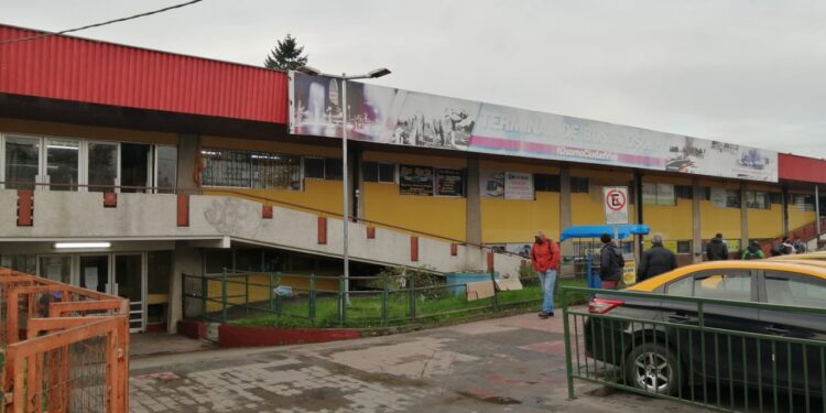 El drama económico y social de quienes trabajan en el Terminal de Buses de Osorno