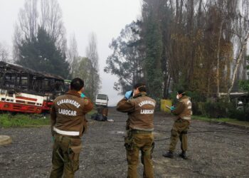Labocar de Puerto Montt investiga incendio de microbuses en Osorno