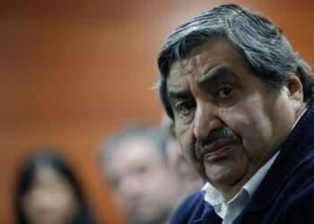 Alcaldes PS advierten que varios municipios enfrentan déficit millonarios y no podrán cubrir gastos en mayo tras postergación de pagos de permisos de circulación
