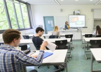 Solo secundarios y seis alumnos por sala: Así se realiza el regreso a clases en Alemania