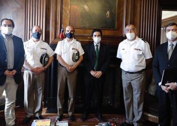 Hacienda y Bomberos acuerdan una menor rebaja presupuestaria: Será de $1.400 millones y no de $3.755 millones