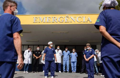 Las muertes por coronavirus se duplican en Brasil en 10 días hasta rozar las 10.000