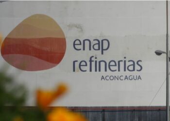 ENAP explica entrega de millonario «bono de retención de talentos» a altos ejecutivos