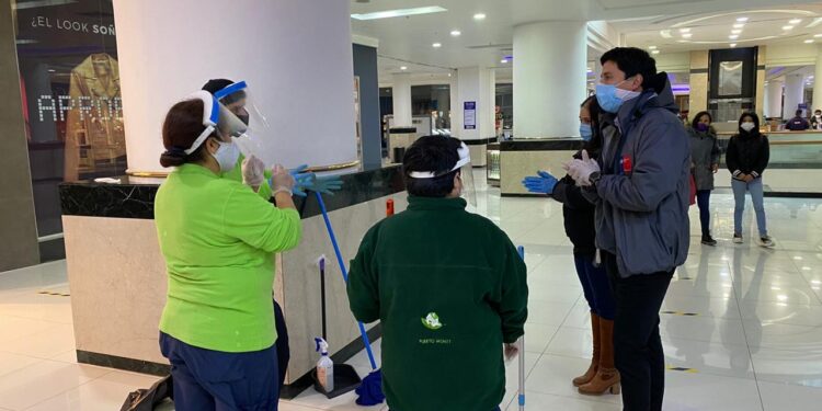 Dirección del Trabajo fiscalizó malls en Puerto Montt, Puerto Varas y Castro a un día de su reapertura