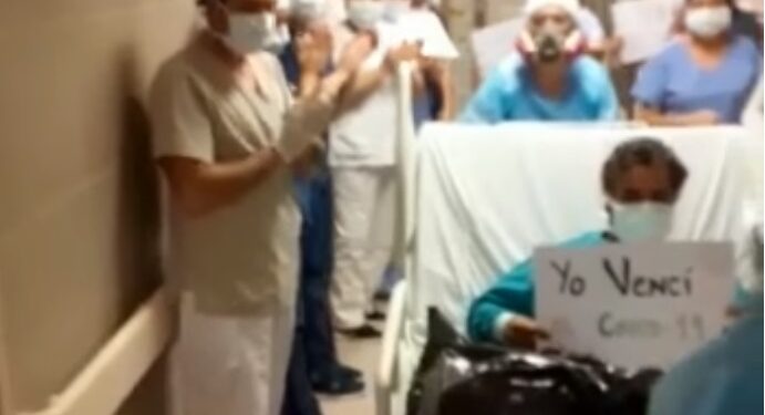 #HospitalBaseSanJoséOsorno festeja nuevo paciente recuperado de covid-19