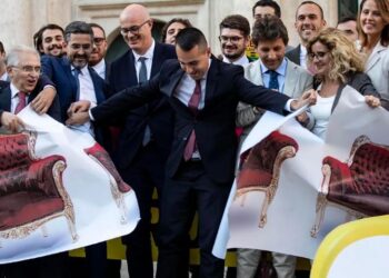 Tijeretazo en Italia: se eliminan 230 diputados y 115 senadores