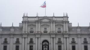 Gobierno confirma que funcionario de la Dirección de Gestión Ciudadana de La Moneda dio positivo a covid-19
