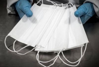 Mascarilla que brilla cuando detecta el coronavirus: el último invento