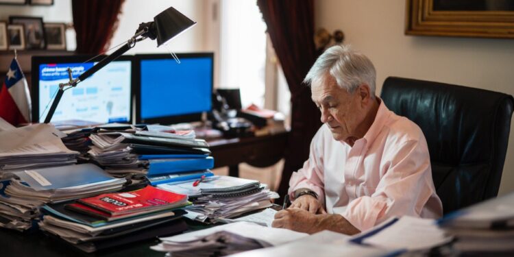 Presidente Piñera anuncia «nuevas medidas» en cadena nacional para enfrentar la pandemia