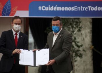 Promulgan ley de Ingreso Familiar de Emergencia: “No es el principio ni el fin de las ayudas sociales”