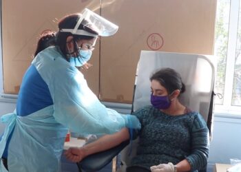 Seremi de Gobierno visita centro de sangre austral y llama a la colaboración