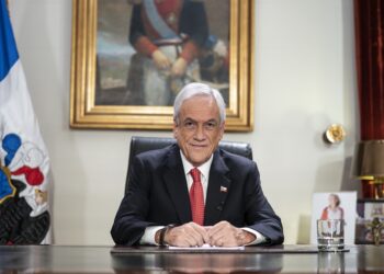 Promulgan ley que rebaja sueldos a parlamentarios, ministros y Presidente