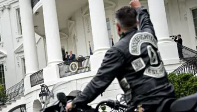 Trump inauguró desde el balcón de la Casa Blanca el “Rolling Thunder” 2020, el tradicional desfile que cientos de veteranos de guerra hacen en moto