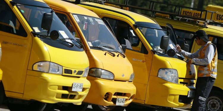 Gremio de Furgones Escolares de Osorno comentó la dura situación que viven los transportistas locales