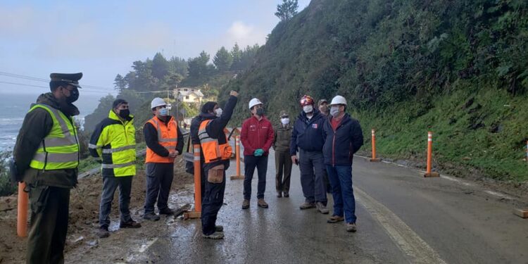 Gobernador informa nuevas medidas de seguridad en ruta U-410 tras deslizamiento de tierra