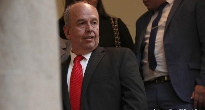 Gobierno de Bolivia denuncia que «se está gestando un golpe de estado»
