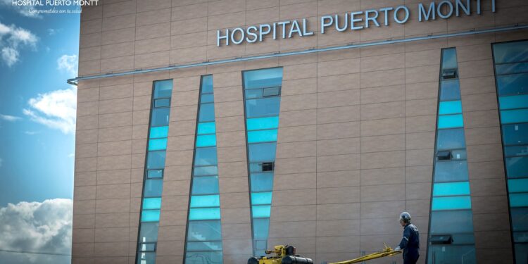 11 funcionarios del Hospital Puerto Montt son casos positivos de Covid-19 y 58 están en cuarentena preventiva