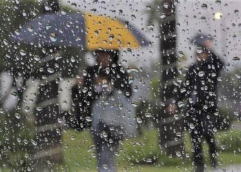 Dirección Meteorológica de Chile emitió un aviso meteorológico por lluvias para seis regiones del país