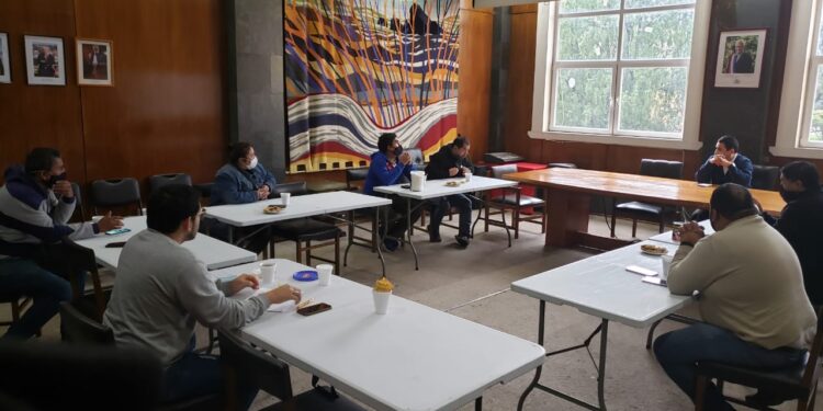 Gobernación compromete ayuda a colectiveros de Osorno
