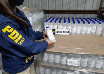 PDI incauta más de 3 mil litros de alcohol gel en Osorno y Valdivia