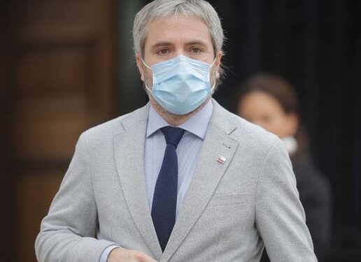 Blumel dice que se extenderá estado de excepción y descarta impedimento para campañas por Plebiscito