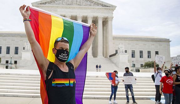 Corte Suprema de EE.UU. declara ilegal que una persona sea despedida por ser homosexual o transgénero