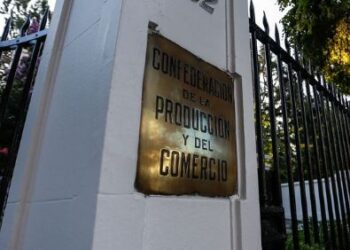 CPC se reúne con ministro Briones y Blumel para analizar los alcances del plan de emergencia