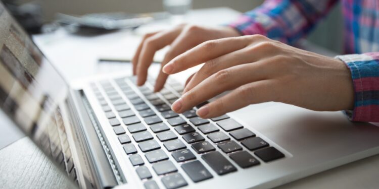Corfo lanza plataforma Pymes en Línea y busca capacitar gratis a 100 mil pymes en venta online este año